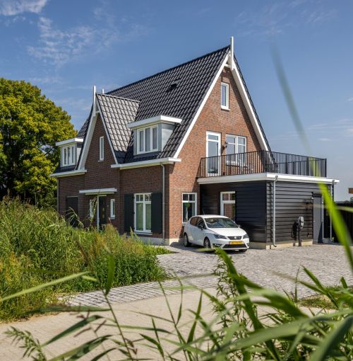 Vrijstaande woning in Leerbroek